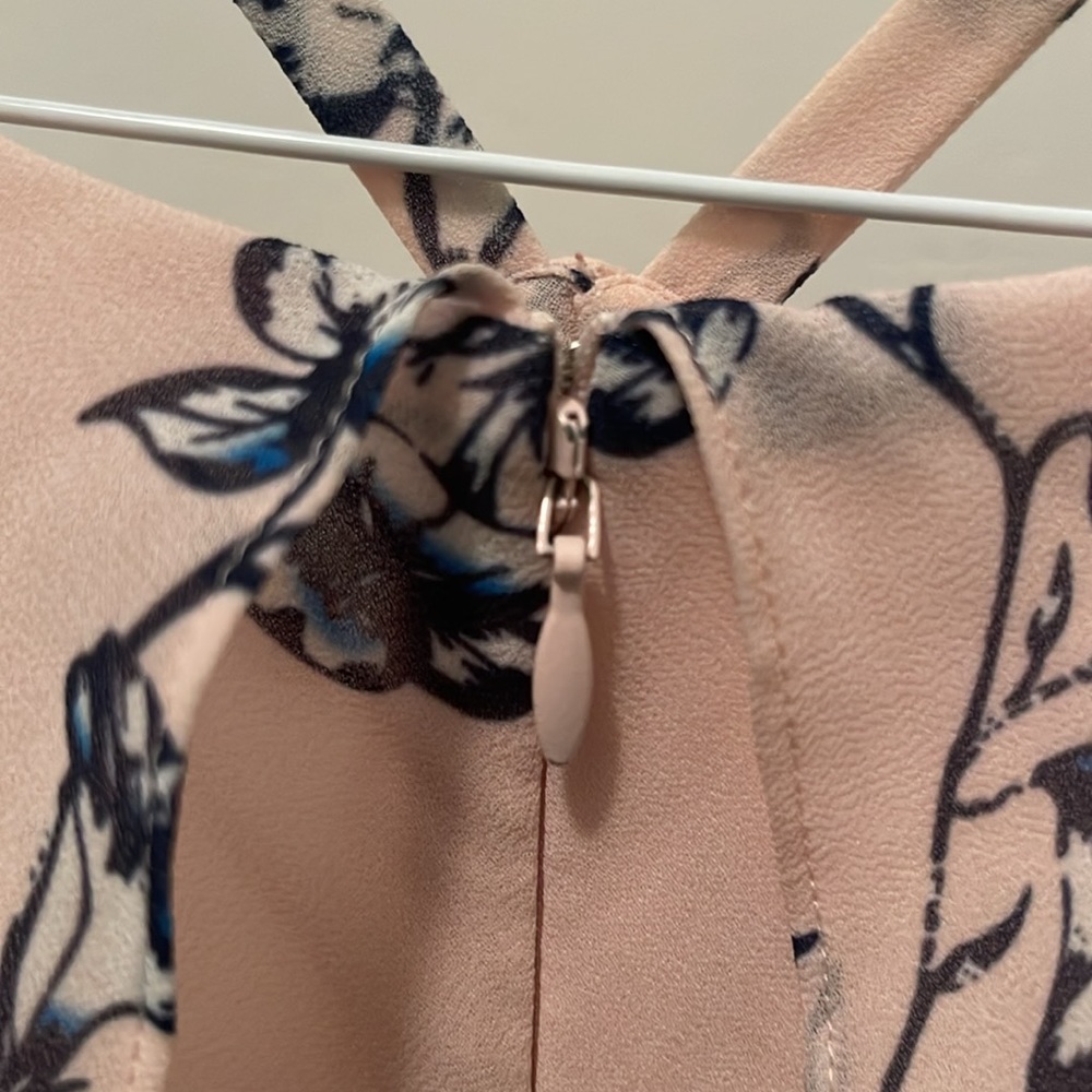 Shoshanna Floral Cross strap Pleated Drink Size 8 - Picture 7 of 12